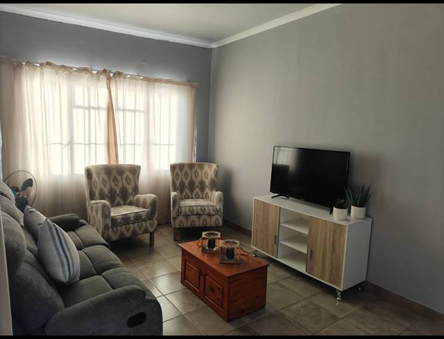 1 BEDROOM FLAT TO LET IN MOOINOOI